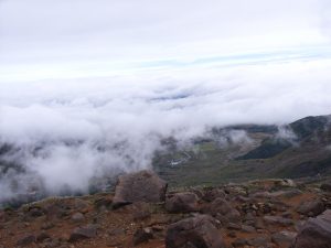 mont-bell-storm-cruiserのアイキャッチ：雨のくじゅう連山