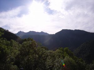 sweat-absorbing-quick-drying-innerwearのアイキャッチ：新保高温泉登山口から鏡平へ向かう途中の風景3