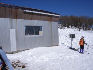 shoes-winterのアイキャッチ：藤原岳頂上小屋付近